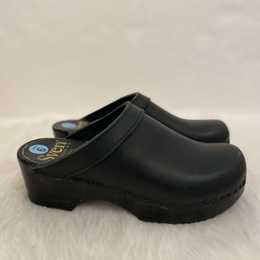 SVen Swedish Black Leather Clogs / Size 6